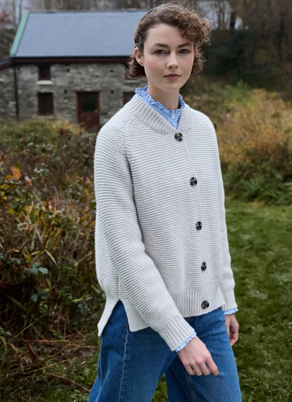 Fisherman Soft Merino Wool Horizontal Knit Stitch Baseball Collar Buttoned Cardigan with Dipped Hem in Cream 